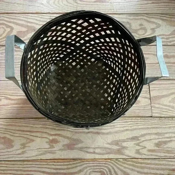 Medium sized basket - Picture 2 of 3